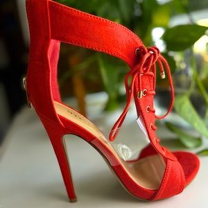 Shoe Dazzle’s “Zoey” orange pumps - Size 6 - Never worn
